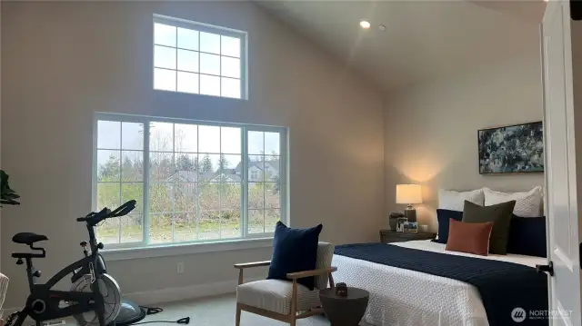 Large 4th bedroom or bonu/Rec room.