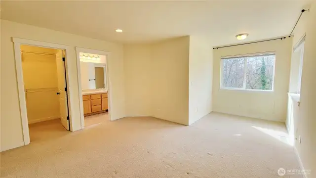 Unit B - primary bedroom