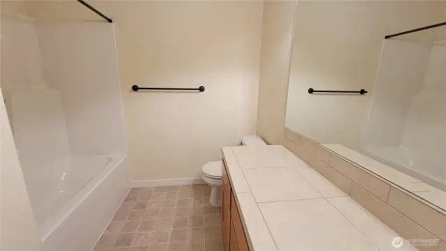 Unit B - Main bath