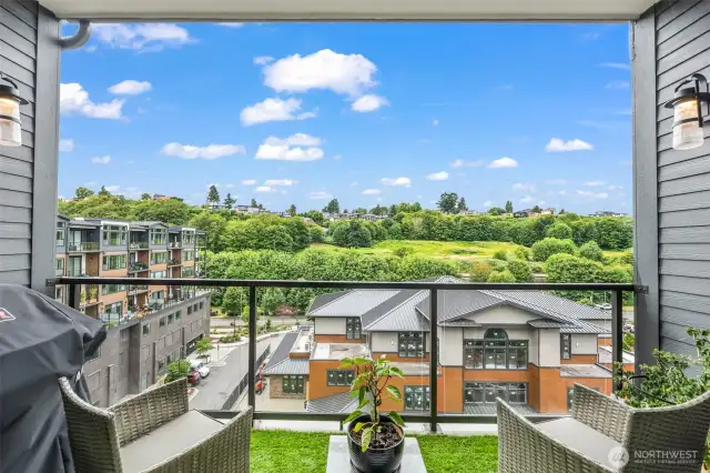 Great vista views from your 8th floor deck, great room and primary bedroom! Sunsets and sunrises are breathtaking in this waterfront community.