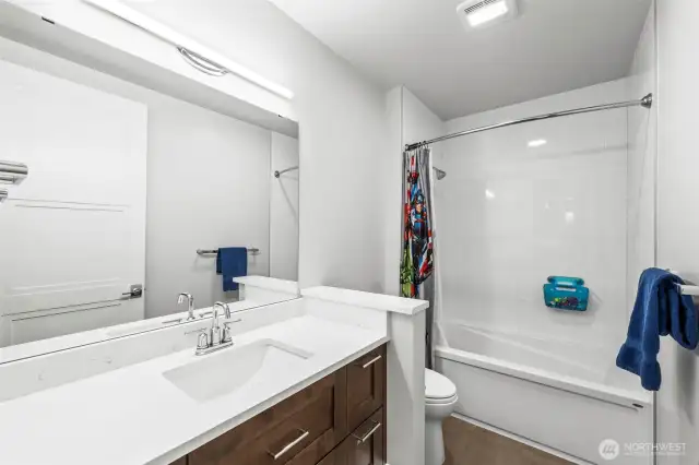 Full second bathroom is perfect for guests