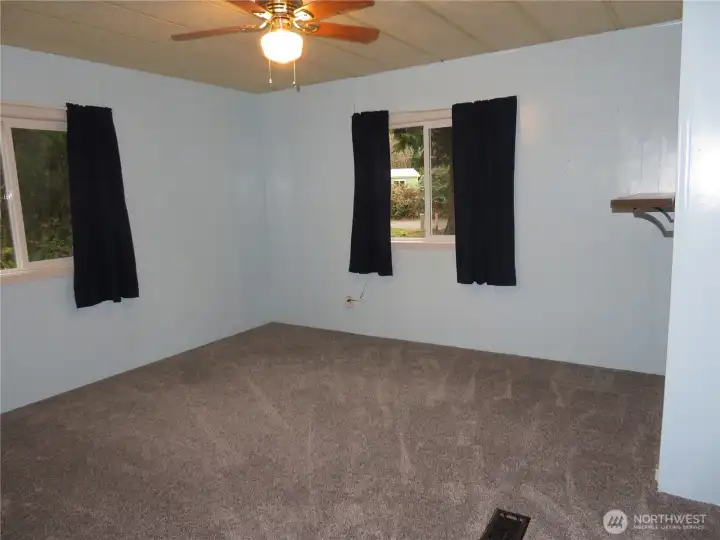 2nd bedroom