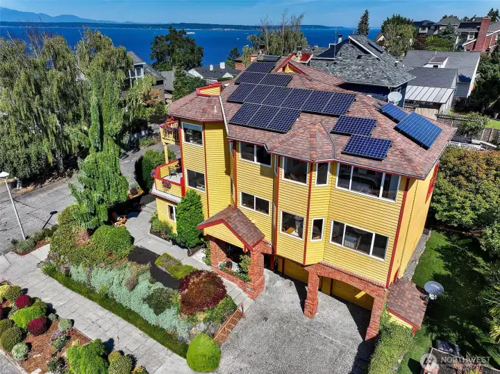 The sunshine house! Solar panels included.