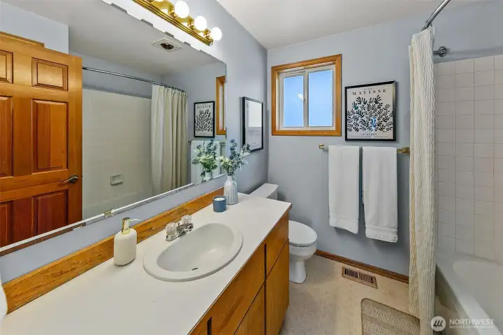 2nd bath on upper floor.