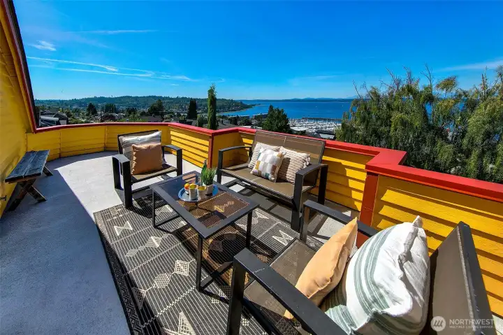 Roof top deck. <3