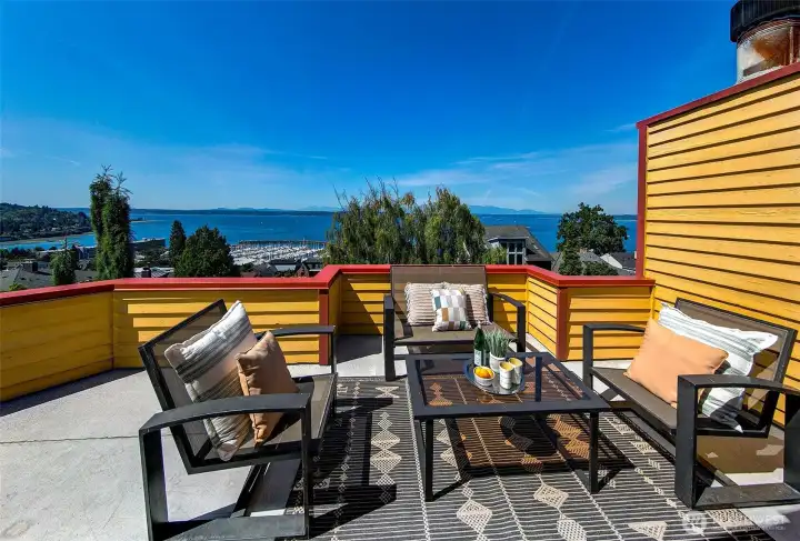 Roof top deck (extra storage and a peek at the solar panels from here)