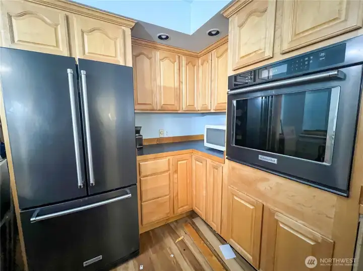 Kitchen and appliances