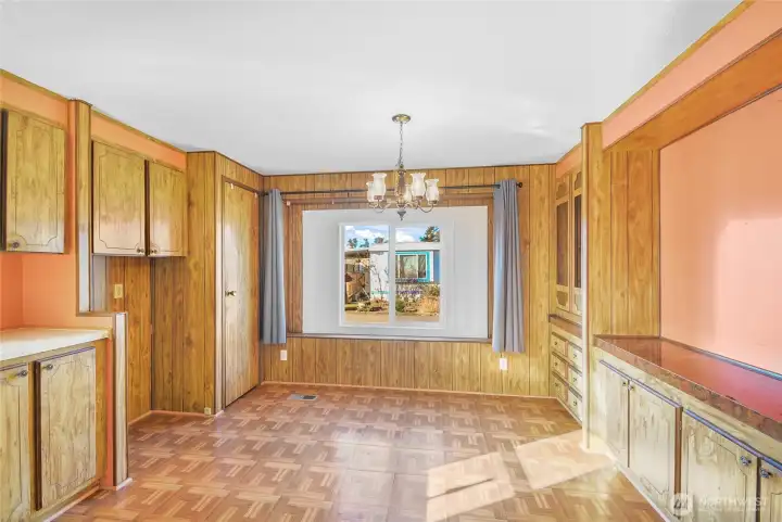 Kitchen/ Dining area