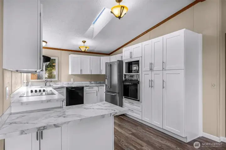 Plenty of storage and eating bar