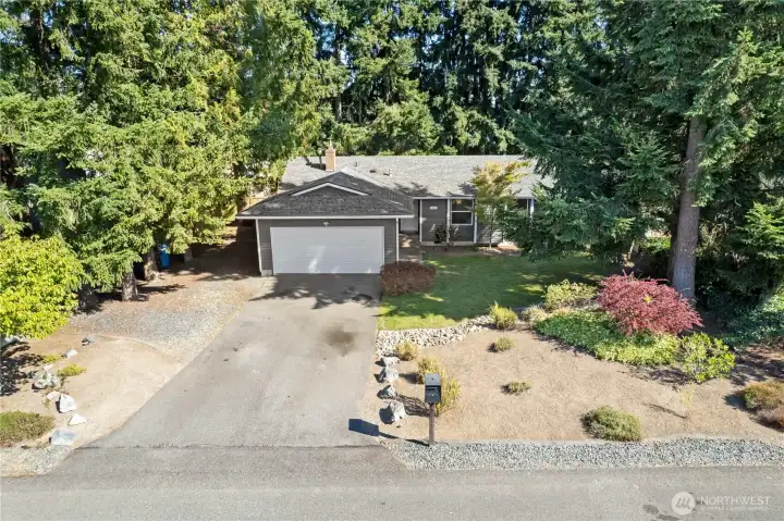 This home can be yours today! Don't let it get away!