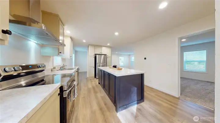 Presale-photos depict same model from different property