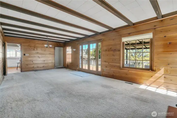 Orginal wide wood paneling. Expansive views to Mountain and valley.