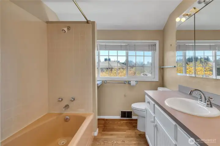 Full bath upper level