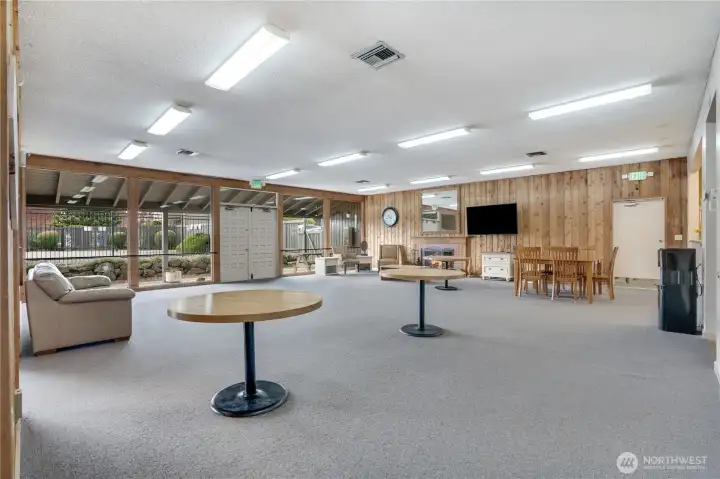 Flexible space for relaxing, socializing, or hosting events.