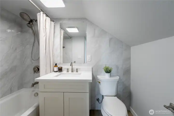Full Bath upstairs Full Bath upstairs