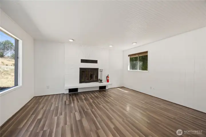 Living room ........