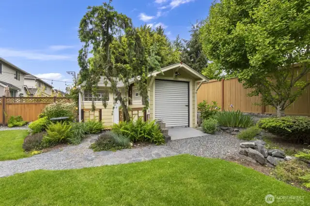 ...and that great she-shed/ garden shed combo!