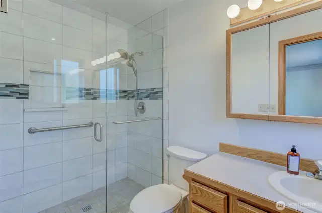Primary 3/4 bathroom
