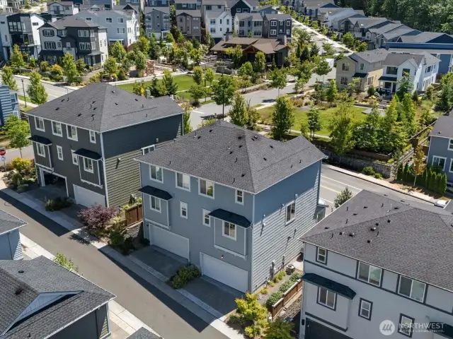 Note clubhouse across the street and close proximity to parks & playgrounds!
