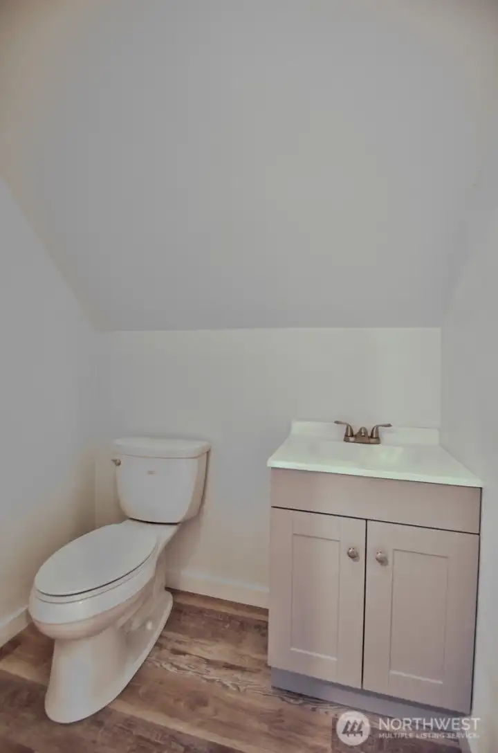 1/2 bath in bonus room