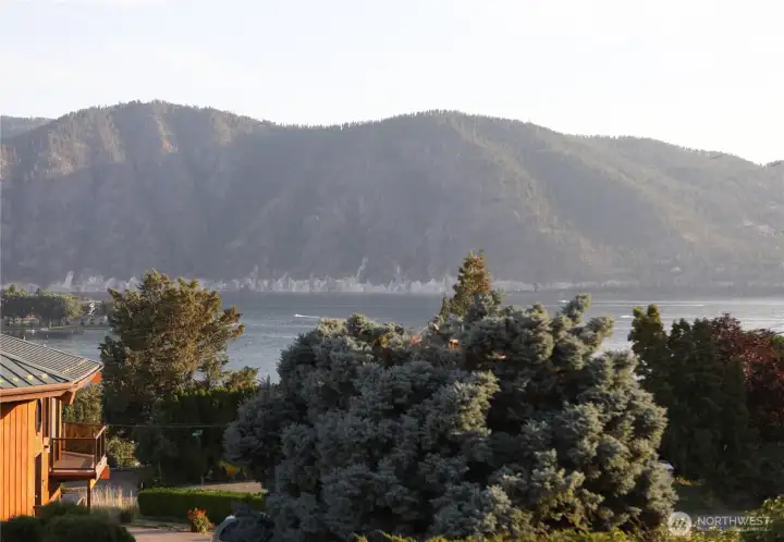 This property showcases stunning, views of Lake Chelan and the surrounding vineyards—offering a truly picturesque setting every day.