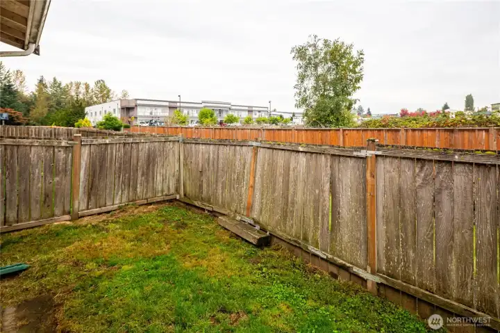 Room for play equipment or pets. Neighborhood park, Lakewood school district!