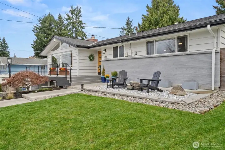 Location is convenient, yet quiet - making this a great spot to enjoy coffee & visits with passing neighbors.