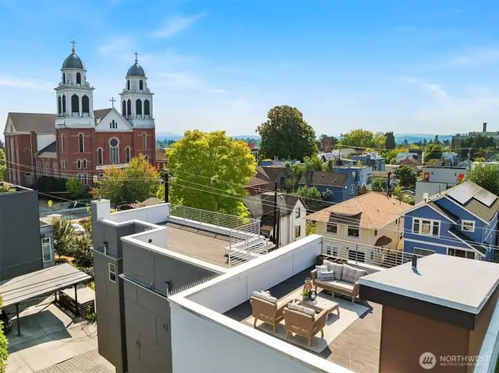 Framed by historic architecture and leafy streets, this home blends into one of Capitol Hill’s most vibrant blocks.