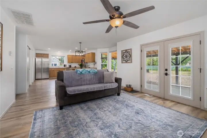 Ceiling fan for fresh air