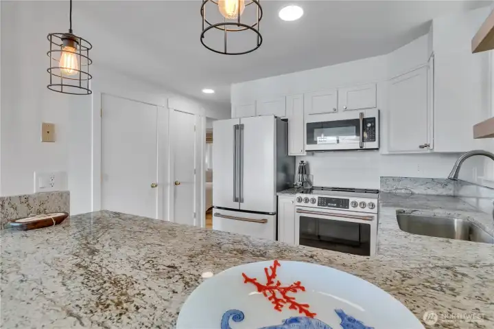 Kitchen with Eating Bar