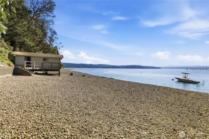 Your 100' of amazing beach!
