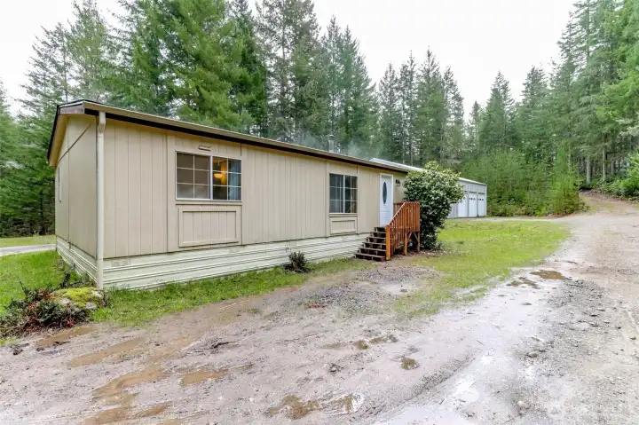 Welcome to 1831 NE Blacksmith Dr