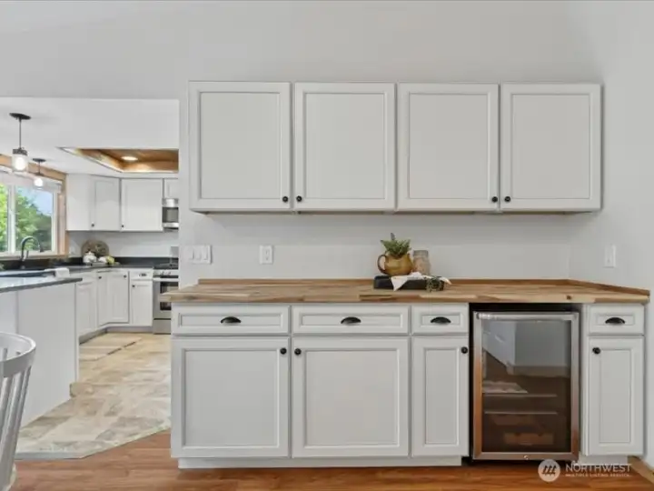 This could be a wonderful bar or coffee beverage area. This could be a wonderful bar or coffee beverage area.