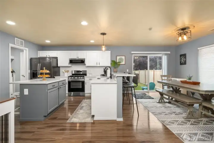 Lots of quartz county space for holiday baking.