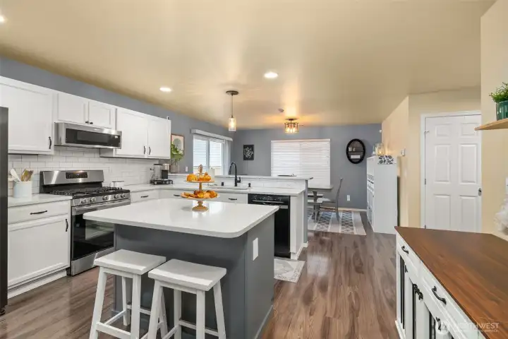What you don't see is custom pull out in the cabinets.
