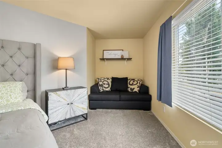 Unique area in primary bedroom, sitting area, work out equipment?