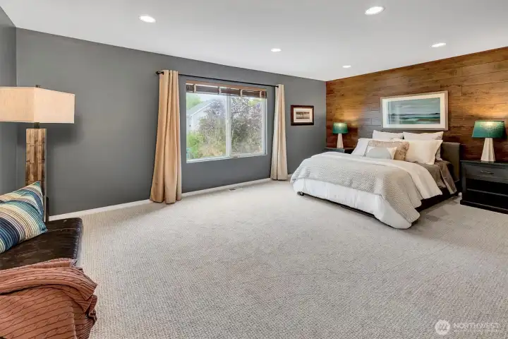 Ample space in primary suite. Ample space in primary suite.