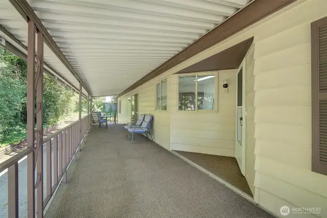Huge covered deck!