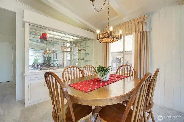 Dining room with lighted built ins!