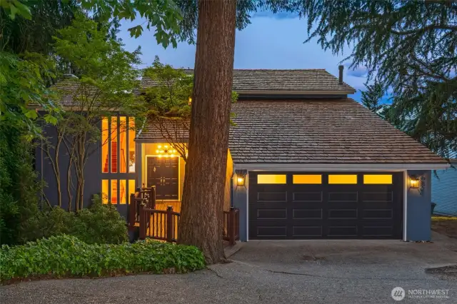 Welcome to this beautiful Lake Sammamish and Cascade Mountains view home.