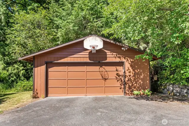 2-car detached garage