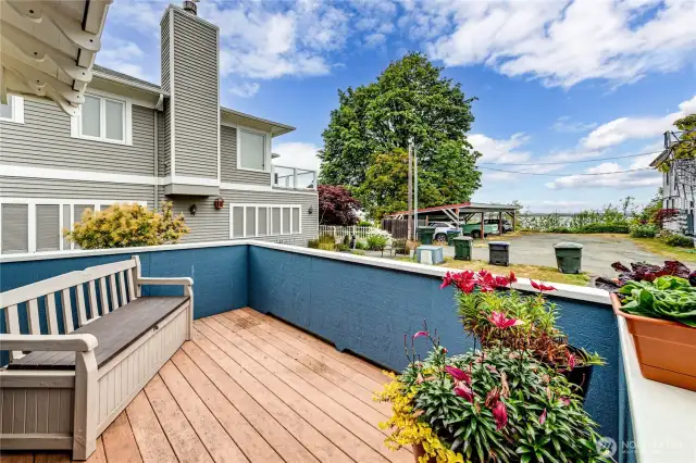 Main Floor Unit (B) Deck off Rear Entry