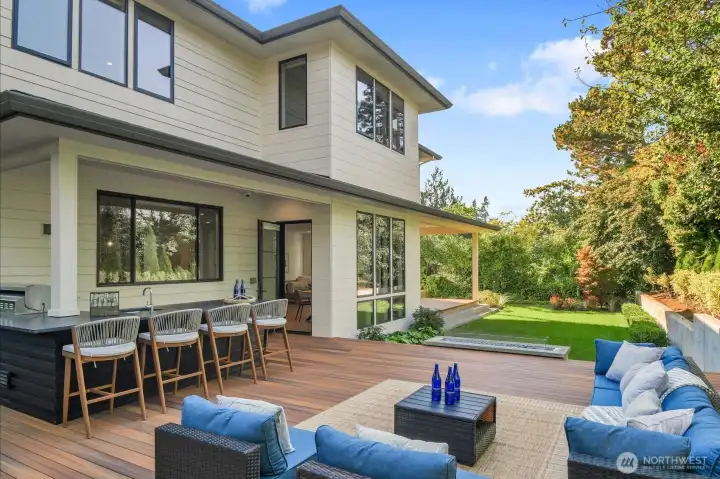Back deck, gas fireplace and outdoor kitchen