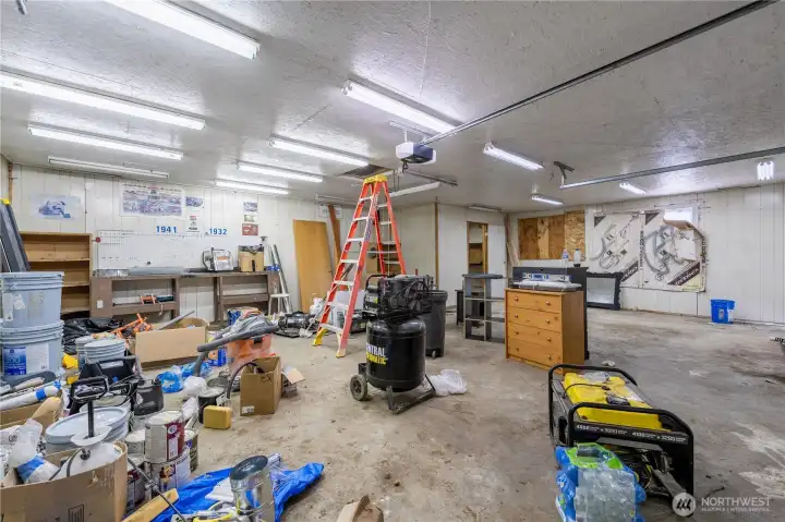 768 sq ft Shop