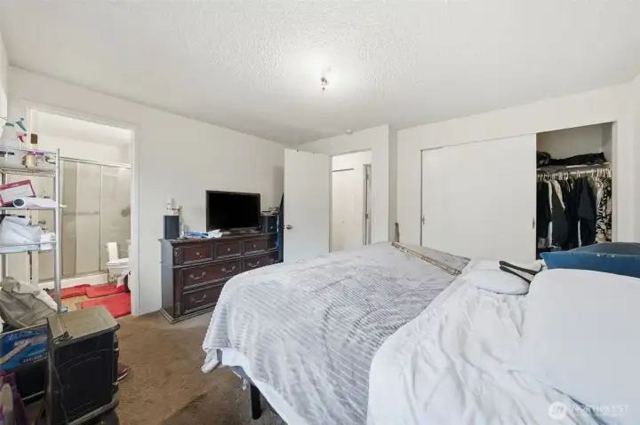 Primary bathroom and ensuite bathroom!