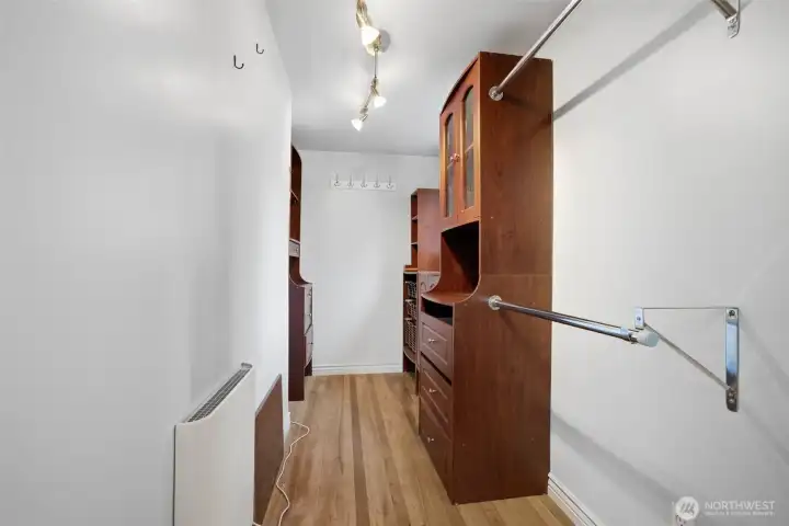 walk-in closet
