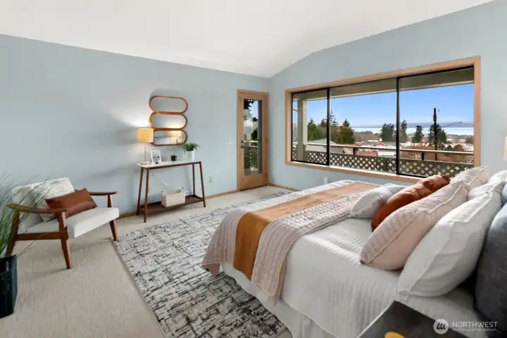 Enjoy access to fron tdeck