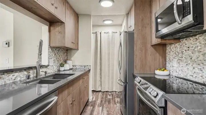 Quality stainless steel appliances.