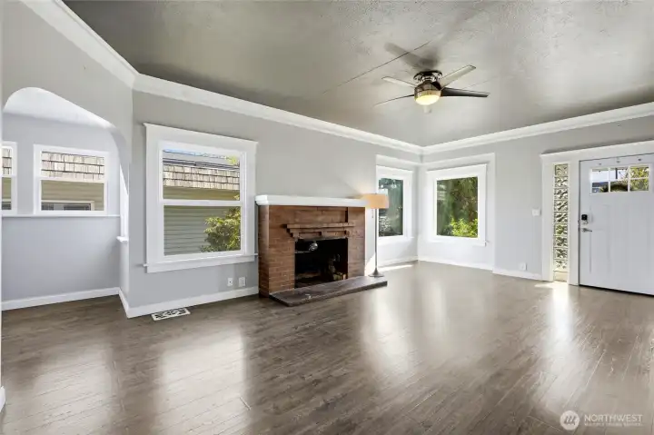 Cozy up to the centerpiece wood-burning fireplace on the chilly Pacific Northwest evenings! Cozy up to the centerpiece wood-burning fireplace on the chilly Pacific Northwest evenings!
