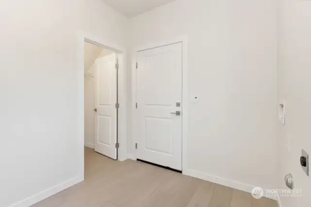 Large utility room with closet